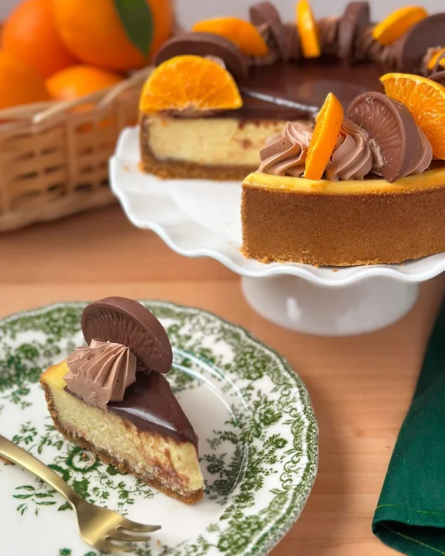 Segment on segments on segments on... cheesecake!

Seems like that slice is up for grabs? We’ll just scooch in there 👀

📷 @cakemeaway__

#terryschocolate #cheesecake #baking #terryschocolateorange