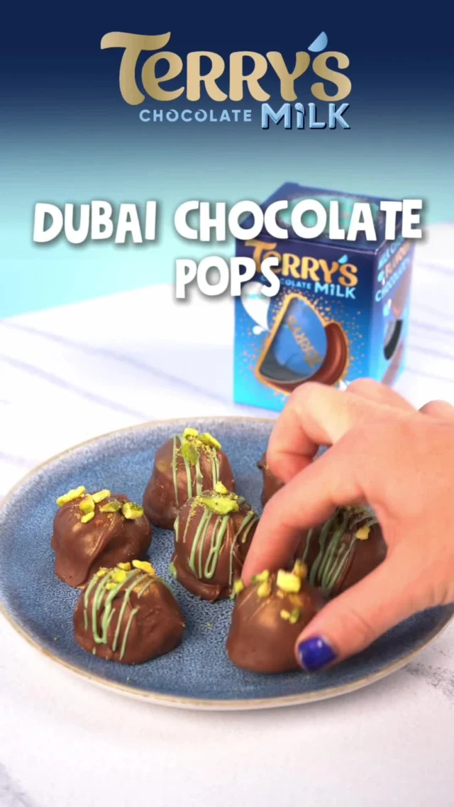 A Terry-bly decadent take on the viral Dubai Chocolate: Terry’s Chocolate Milk Pistachio Pops ✨ 

Glowing in gold and irresistible from first glance to last bite, these are the perfect treat for your next picnic 🍫

Head to our website for the full recipe (link in bio 🔗)